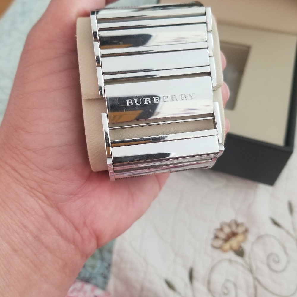 Burberry bangle watch - Picture 2 of 5